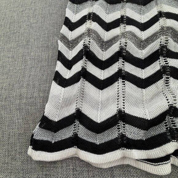 NEW! White House Black market Cheveron Stripe Dress Sleeveless Scoop Neck Small - Picture 8 of 16